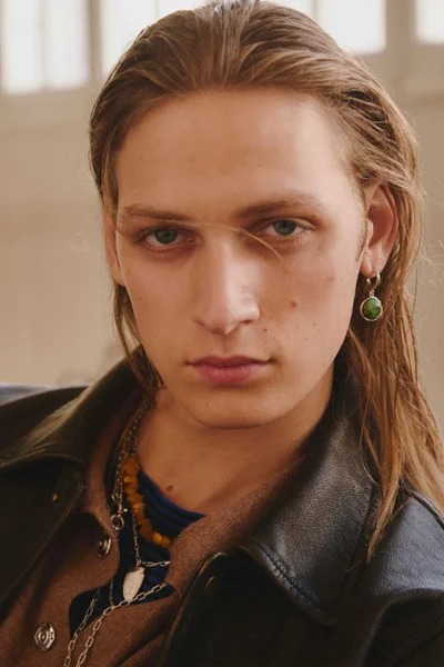 Look 18